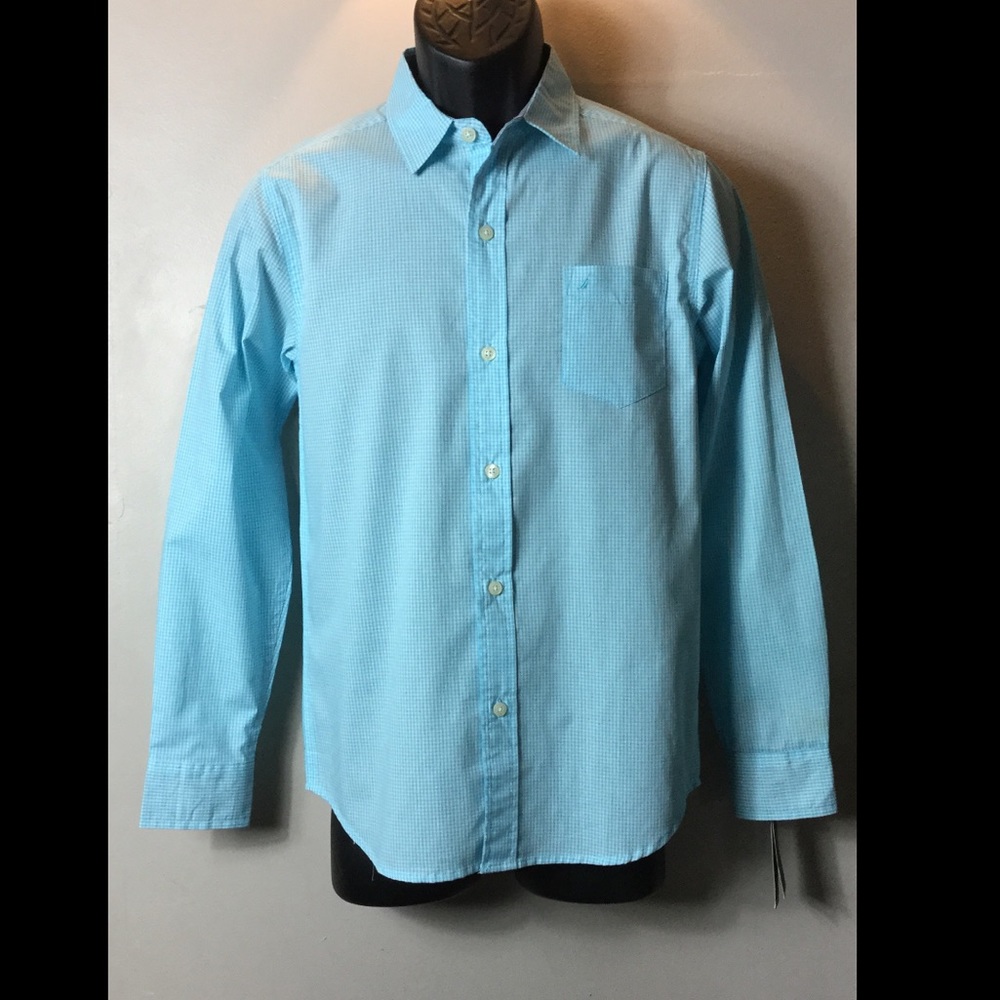 **SOLD** NWT Long Sleeve Nautica Button up shirt 14/16 Boys